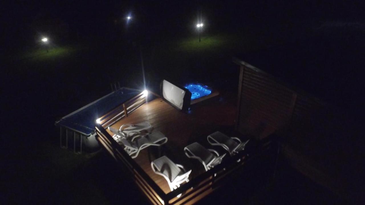 Mana Village - Jacuzzi&Sauna Barlomino Luaran gambar