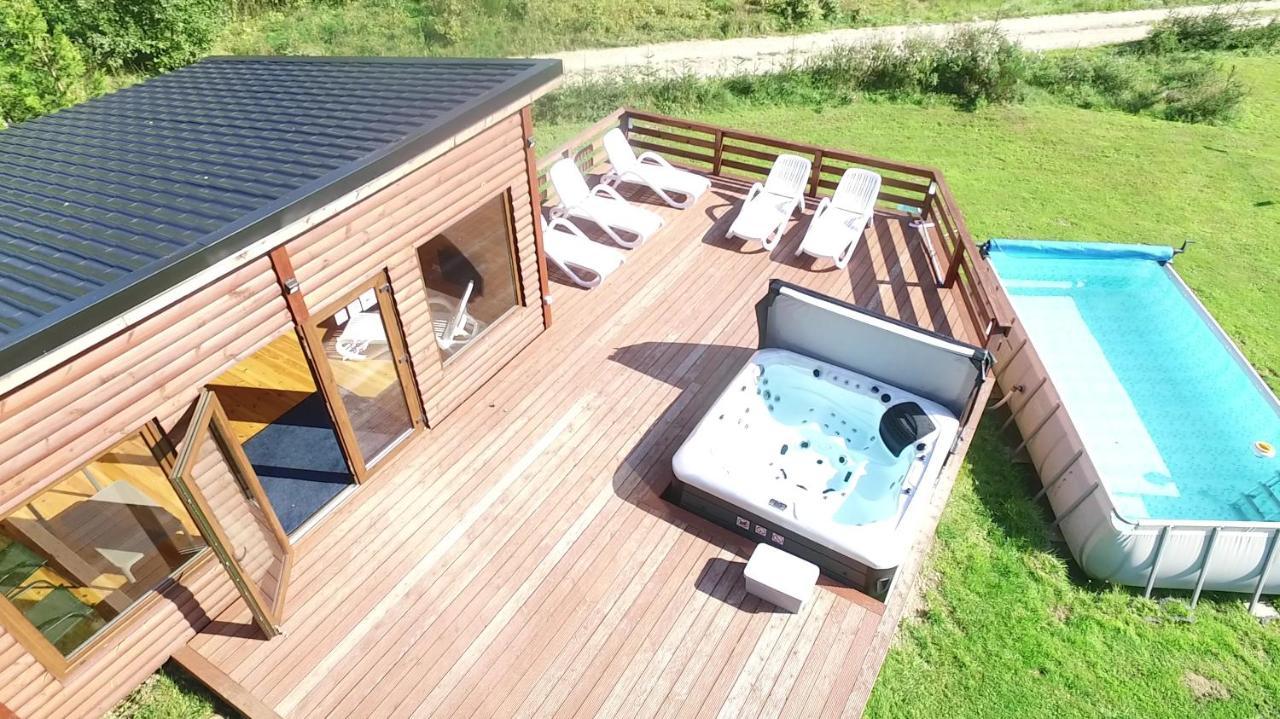 Mana Village - Jacuzzi&Sauna Barlomino Luaran gambar